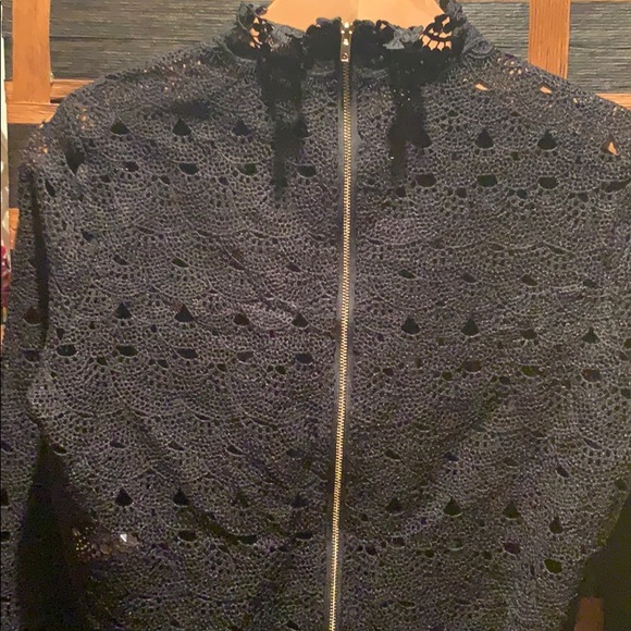 Beautiful lace long sleeve Agaci top. Fits more like a small/medium. - Picture 4 of 4